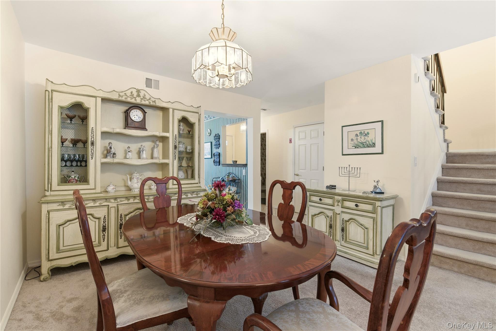 #11 photo, 10 Hampton Way, Woodbury , NY 11797