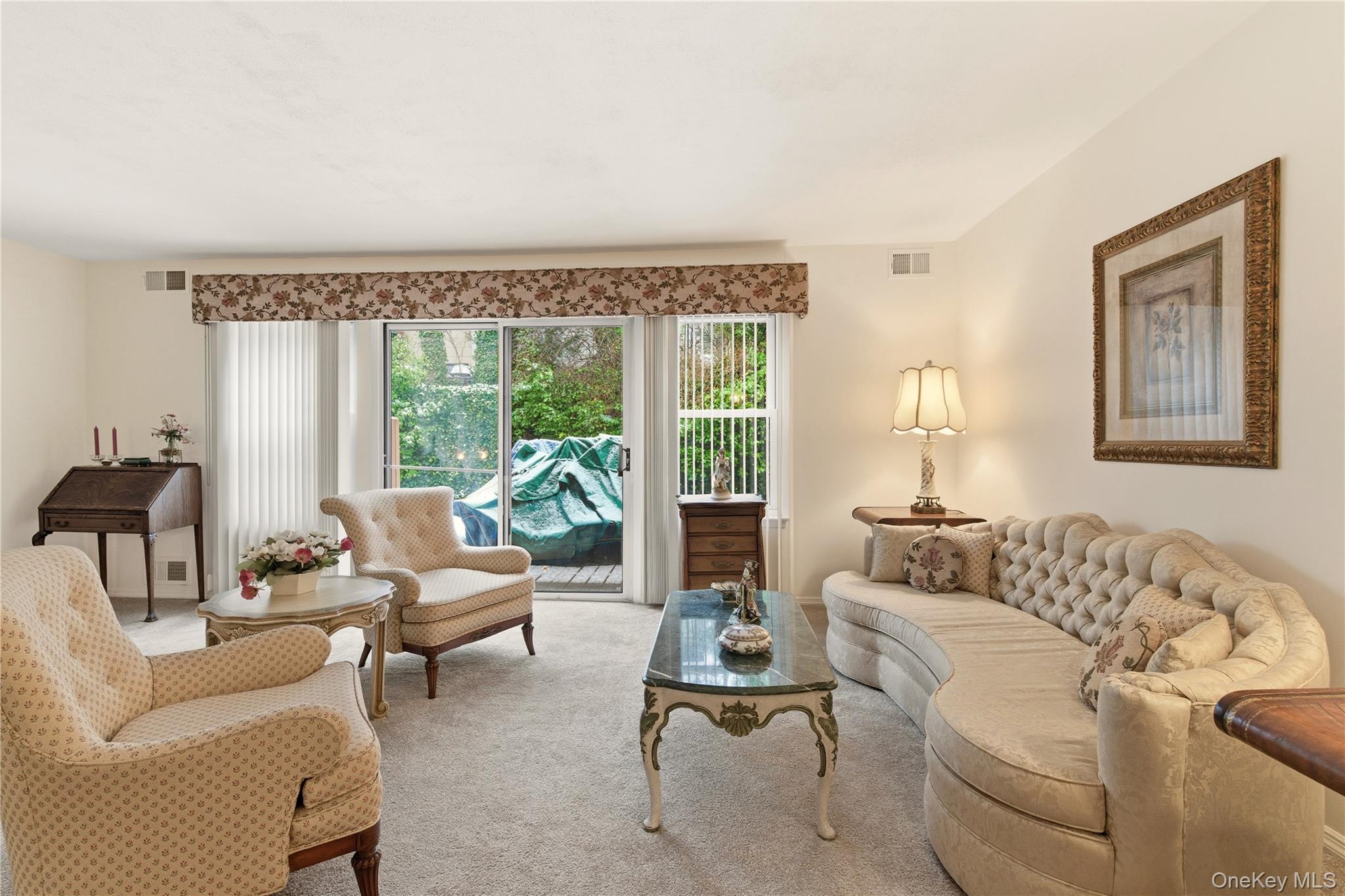 #12 photo, 10 Hampton Way, Woodbury , NY 11797