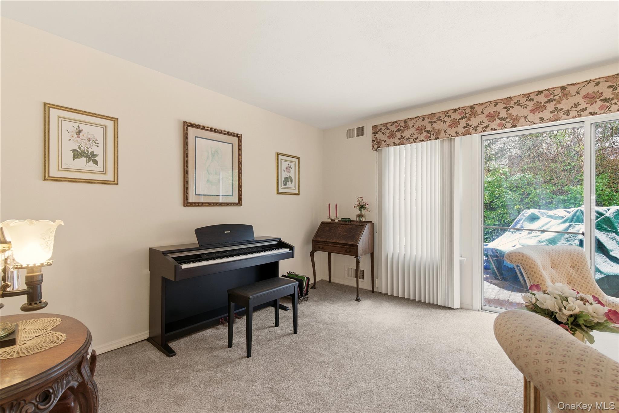 #14 photo, 10 Hampton Way, Woodbury , NY 11797