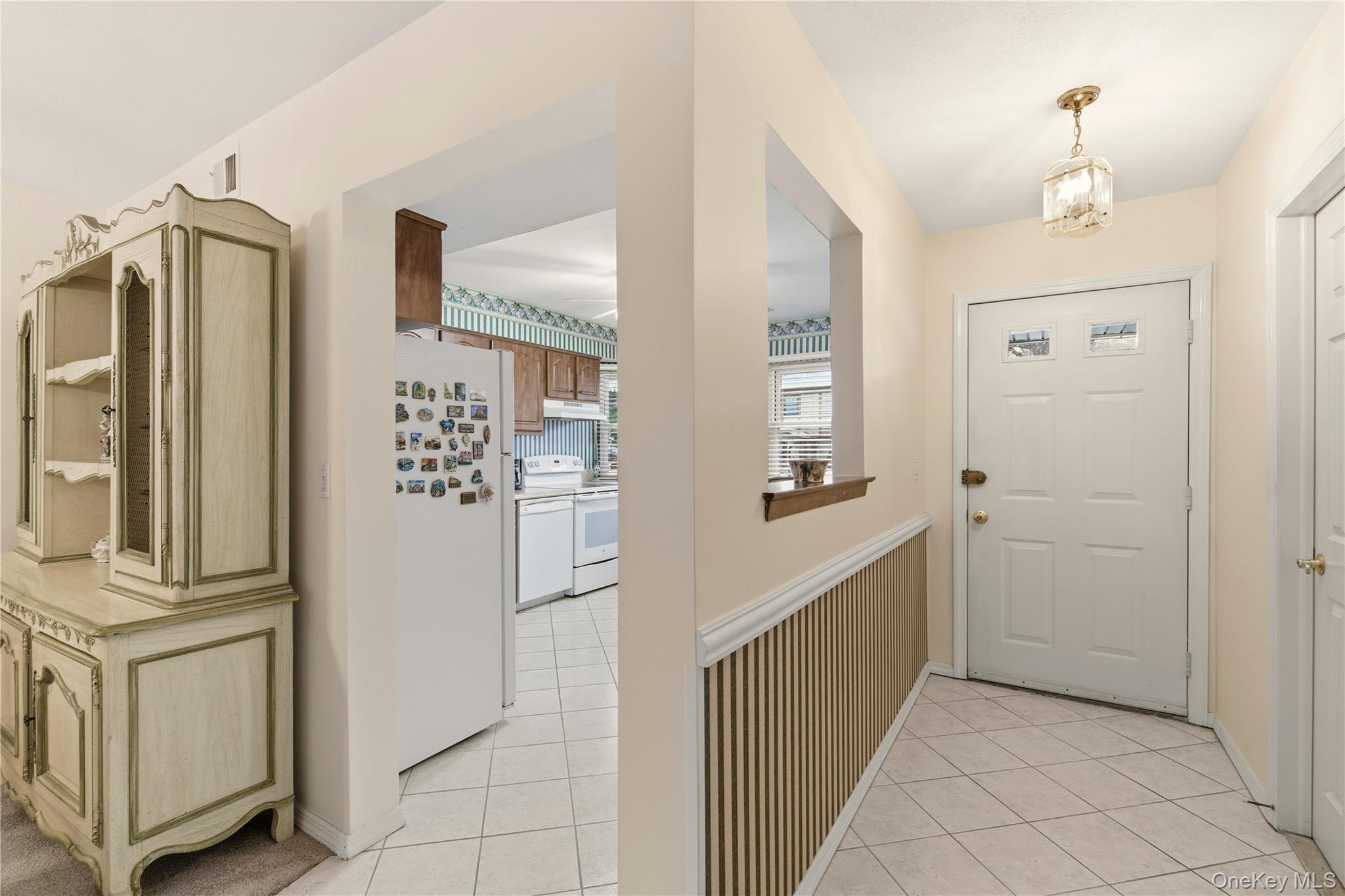 #2 photo, 10 Hampton Way, Woodbury , NY 11797