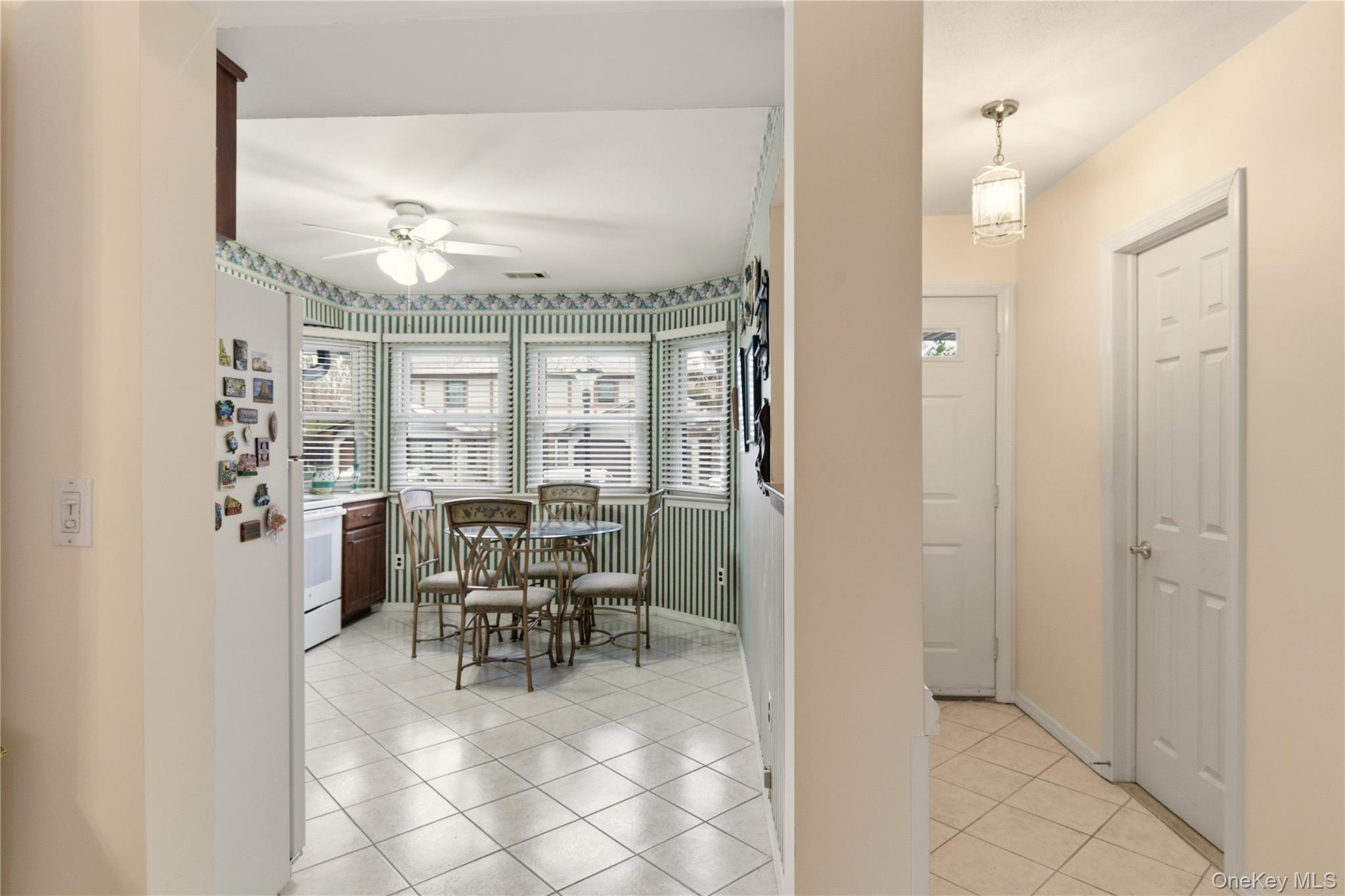 #3 photo, 10 Hampton Way, Woodbury , NY 11797