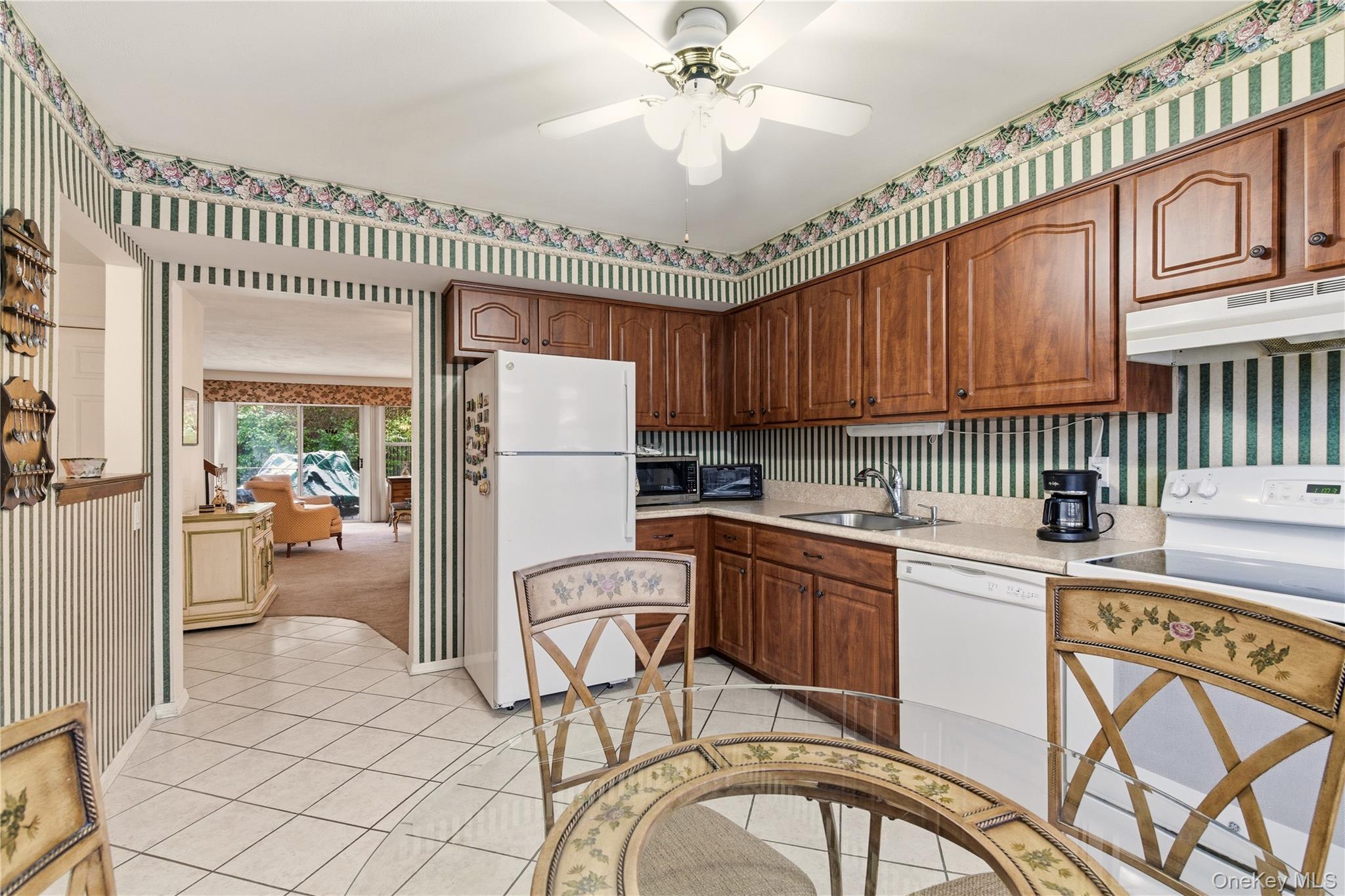 #7 photo, 10 Hampton Way, Woodbury , NY 11797