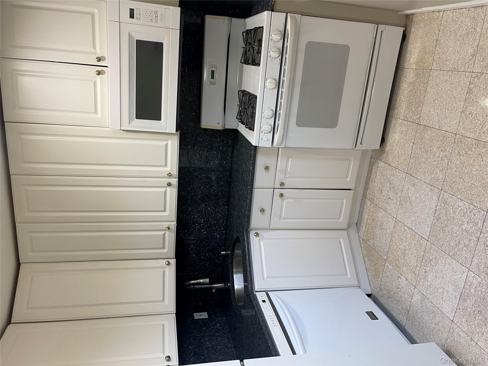 #2 photo, 26007 Langston, كوينز Glen Oaks , NY 11004