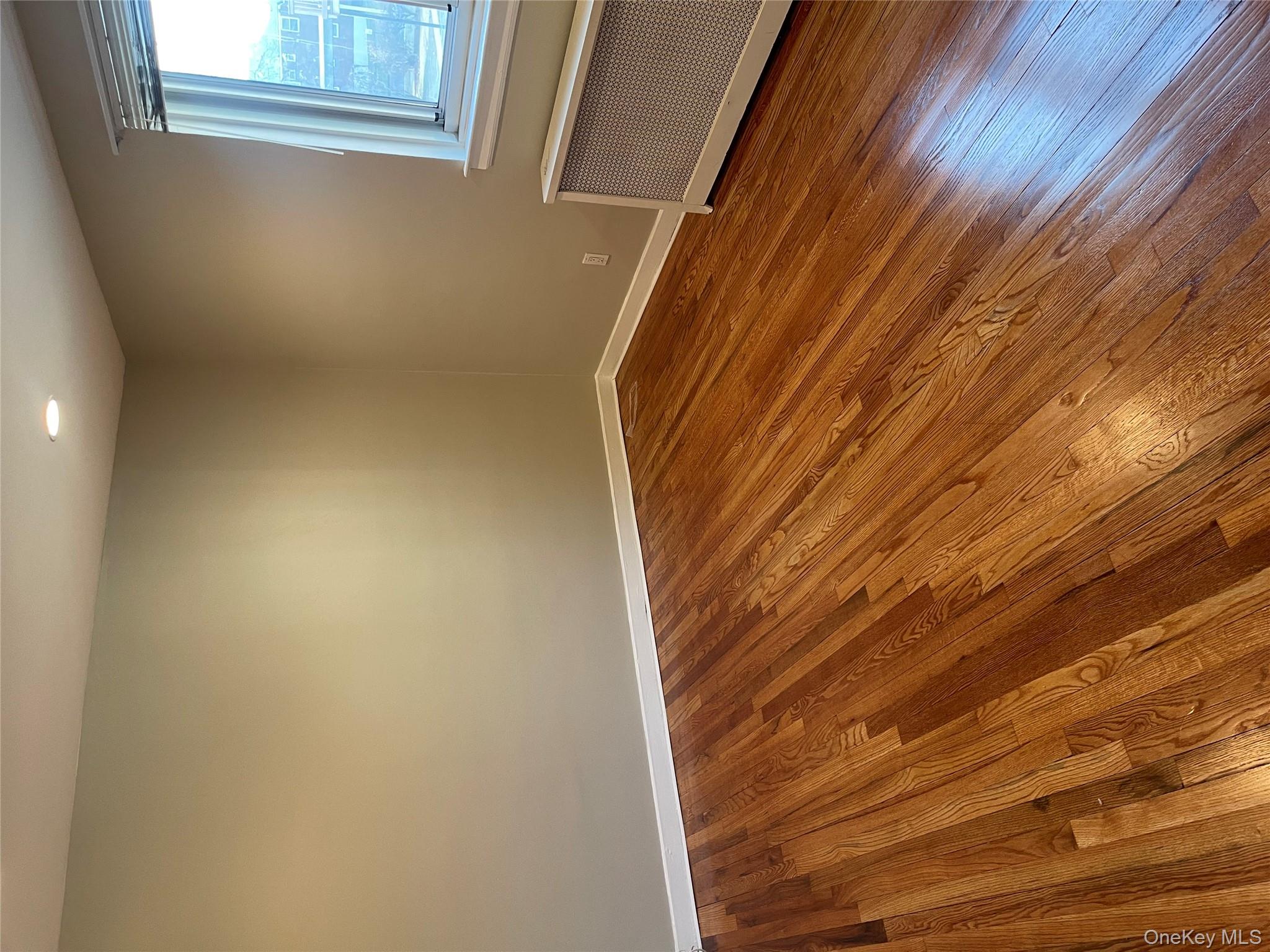 #5 photo, 26007 Langston, كوينز Glen Oaks , NY 11004