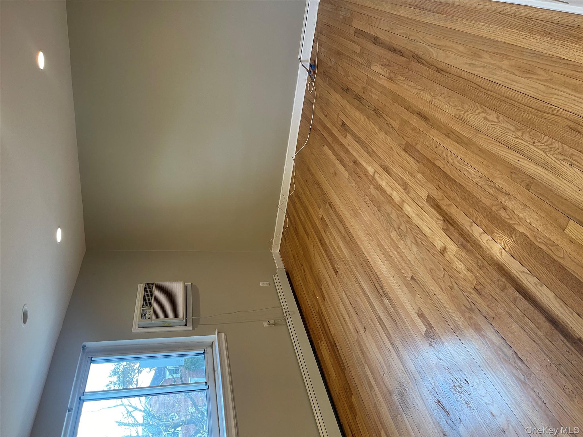 #6 photo, 26007 Langston, كوينز Glen Oaks , NY 11004