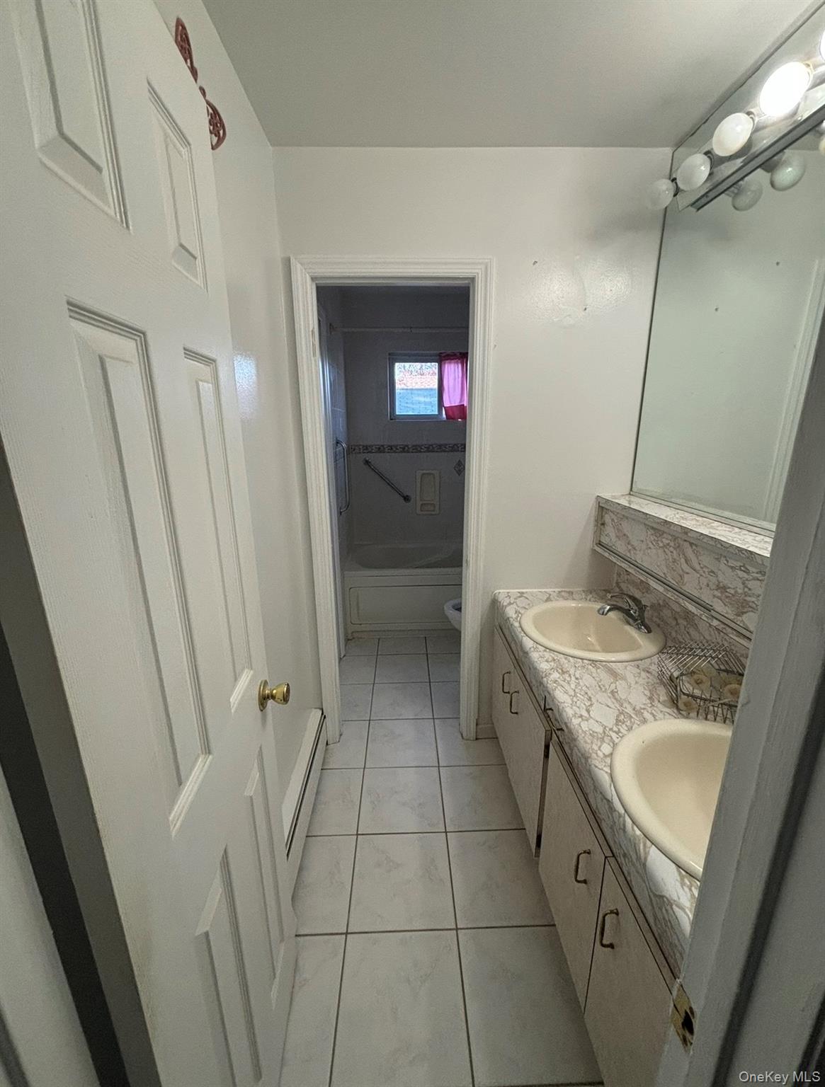 #10 photo, 28 Weir, ناسو Hempstead , NY 11550