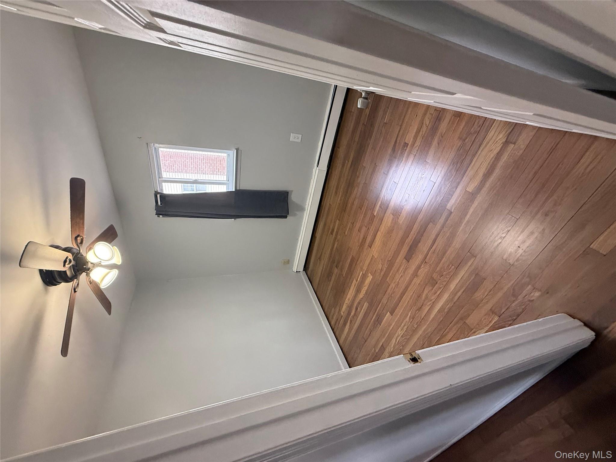 #11 photo, 28 Weir, 롱 아일랜드 Hempstead , NY 11550