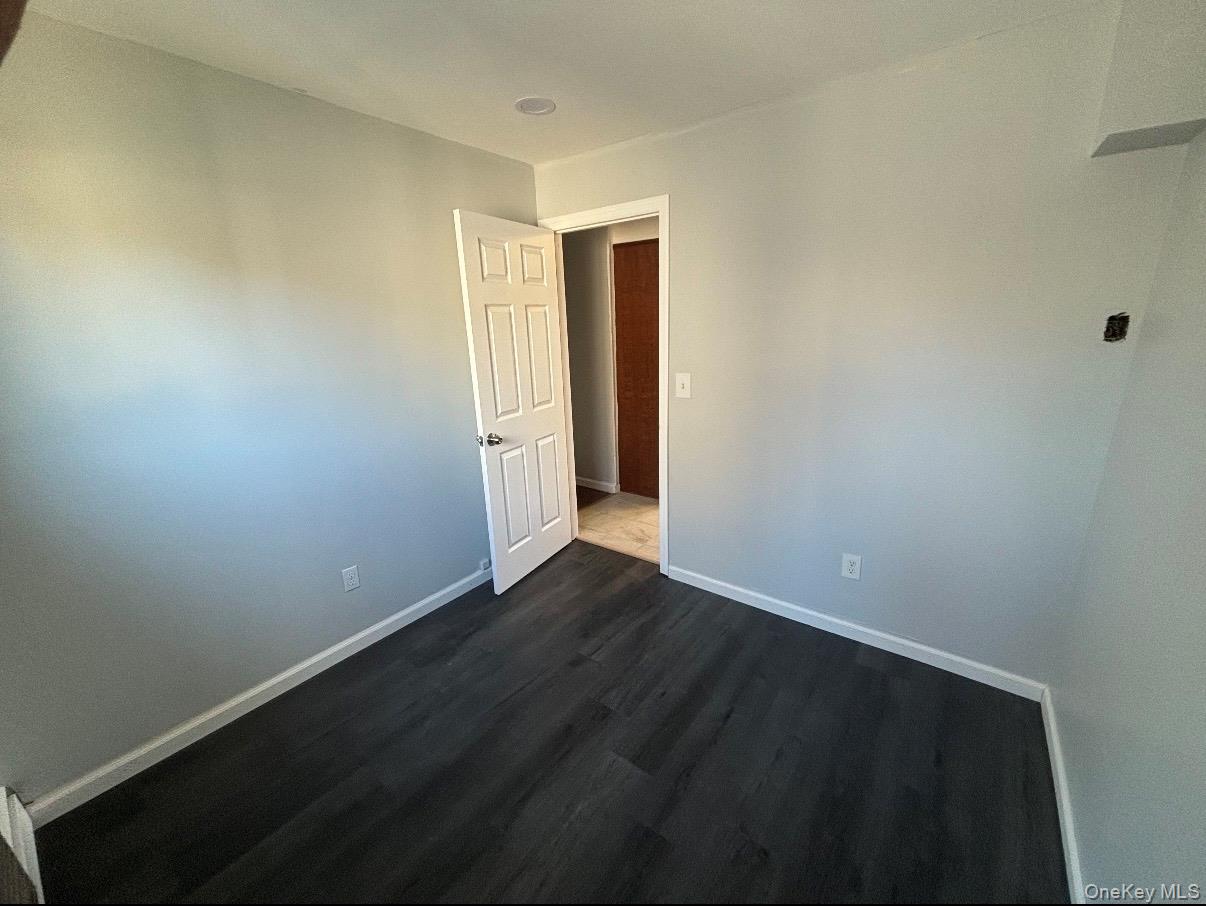 #5 photo, 28 Weir, ناسو Hempstead , NY 11550