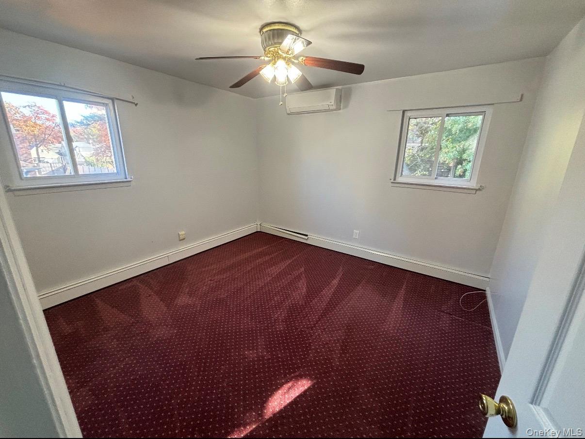 #7 photo, 28 Weir, ناسو Hempstead , NY 11550