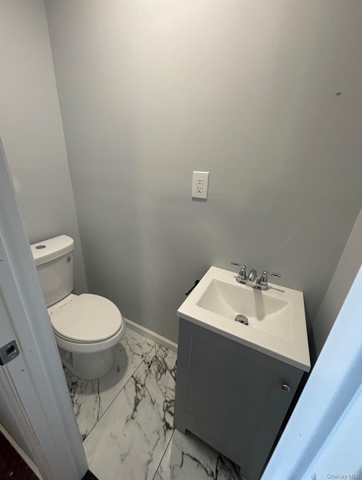 #9 photo, 28 Weir, ناسو Hempstead , NY 11550