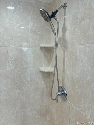 #13 photo, 204 Vanderbilt Avenue, सफ़ोक काउंटी Brentwood , NY 11717