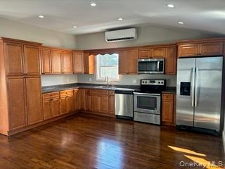 #5 photo, 204 Vanderbilt Avenue, सफ़ोक काउंटी Brentwood , NY 11717