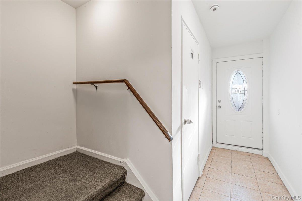 #15 photo, 953A E 217th Street, Bronx , NY 10469