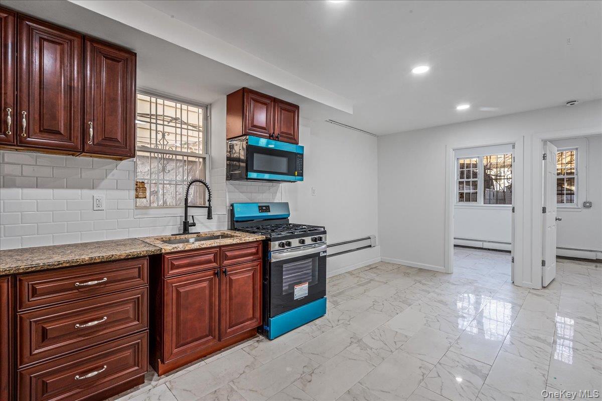 #5 photo, 953A E 217th Street, Bronx , NY 10469