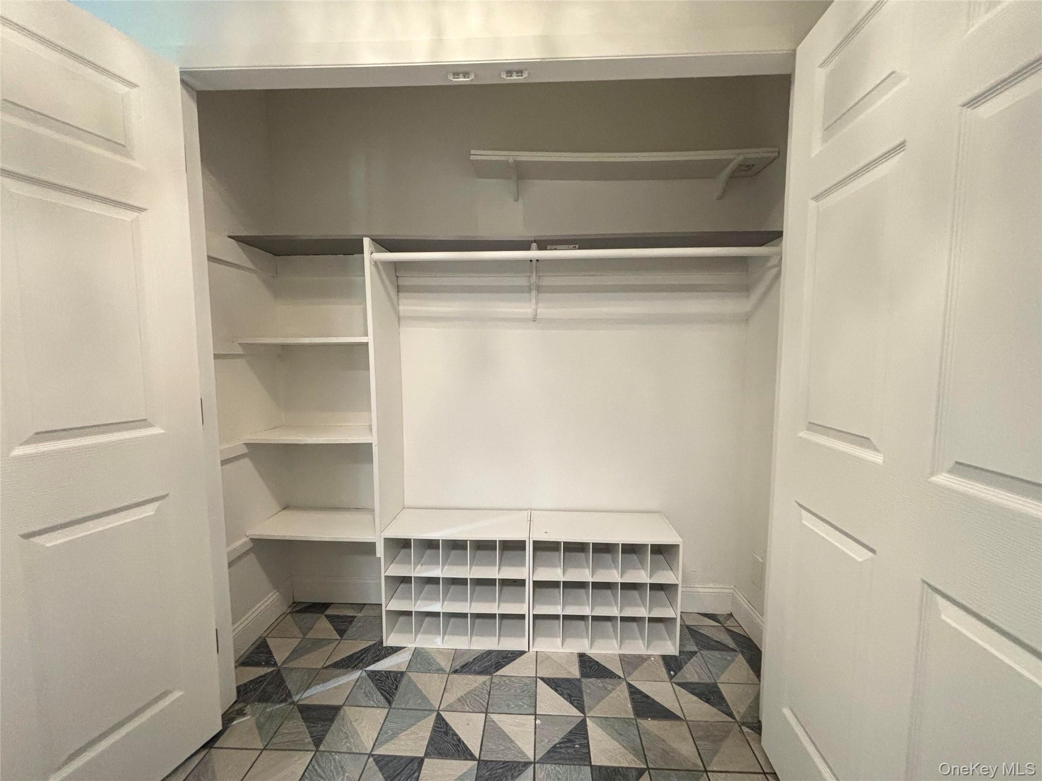 #5 photo, 12 Granada Crescent, 뉴욕주 White Plains , NY 10603