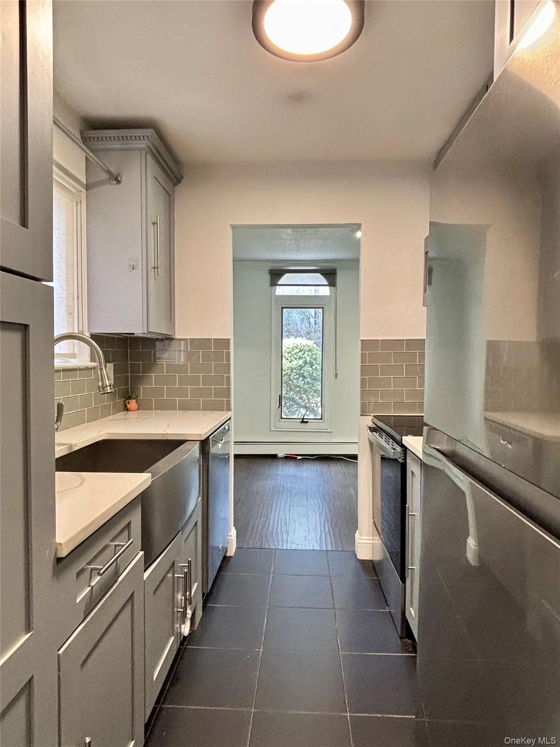 #7 photo, 12 Granada Crescent, 뉴욕주 White Plains , NY 10603