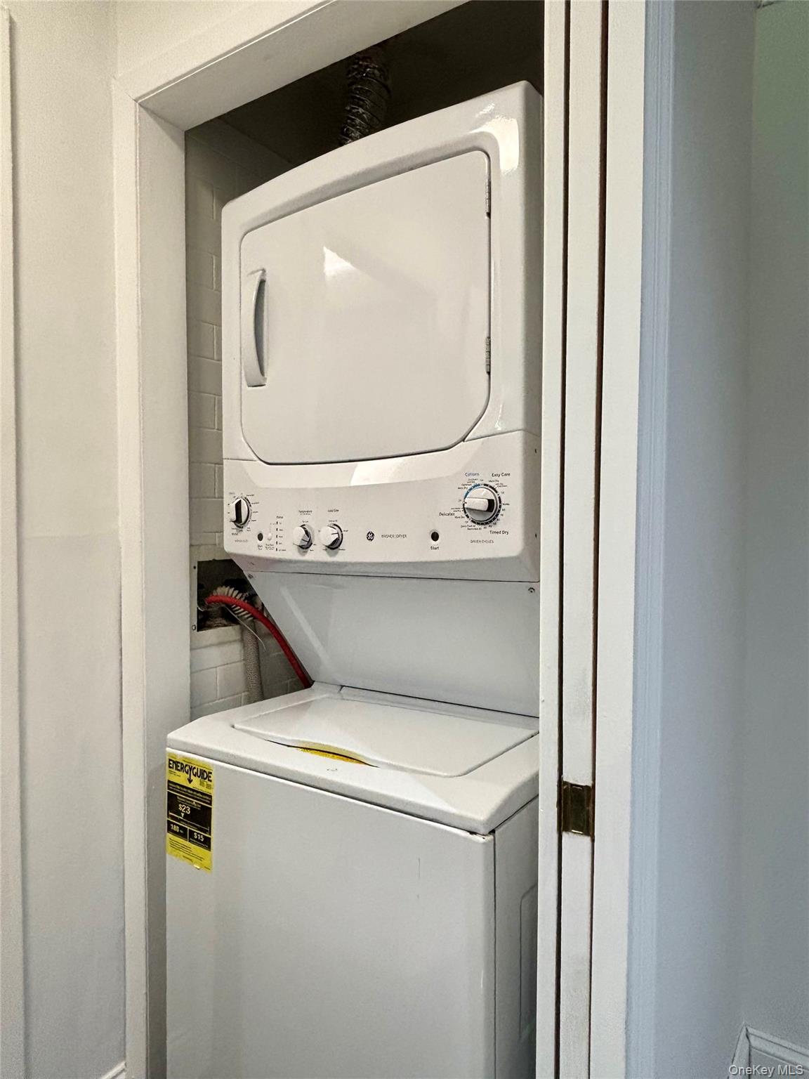 #8 photo, 12 Granada Crescent, 뉴욕주 White Plains , NY 10603