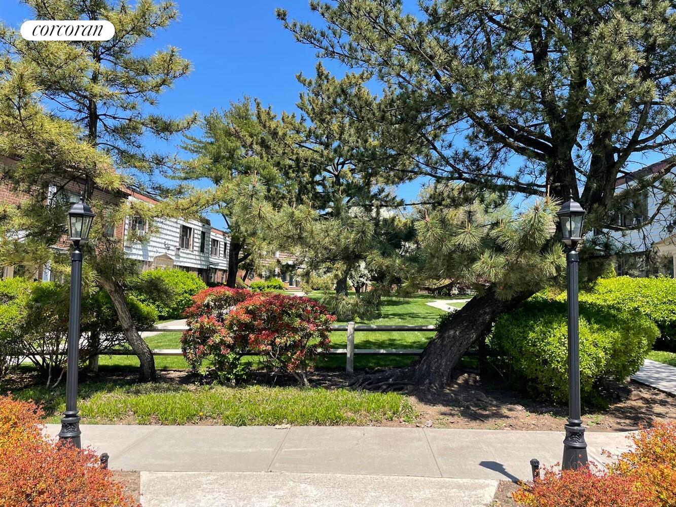 #8 photo, 70-25 PARK Drive E, Kew Gardens Hills , NY 11367