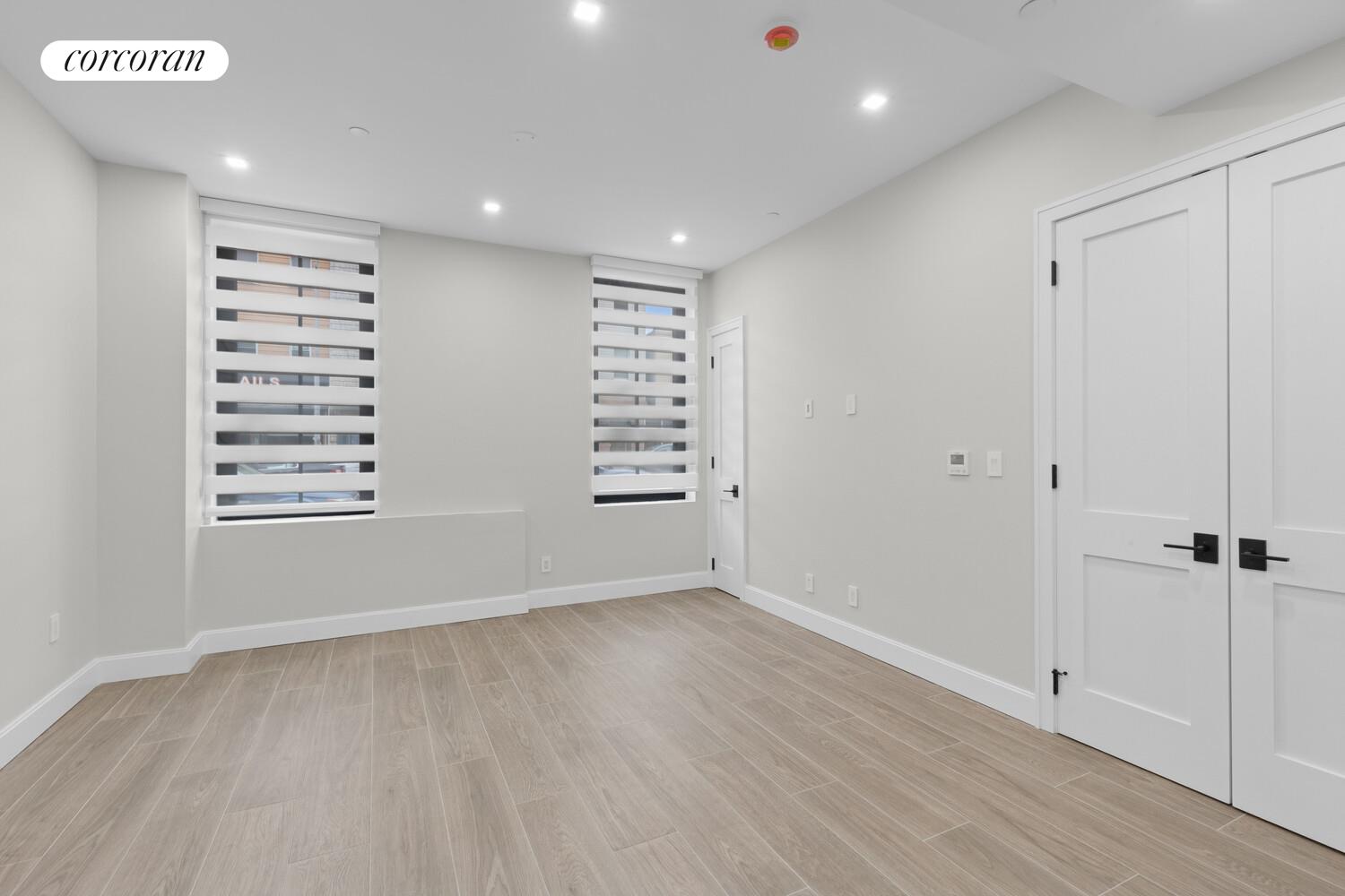 #2 photo, 760 METROPOLITAN Avenue, הברונקס Williamsburg , NY 11211