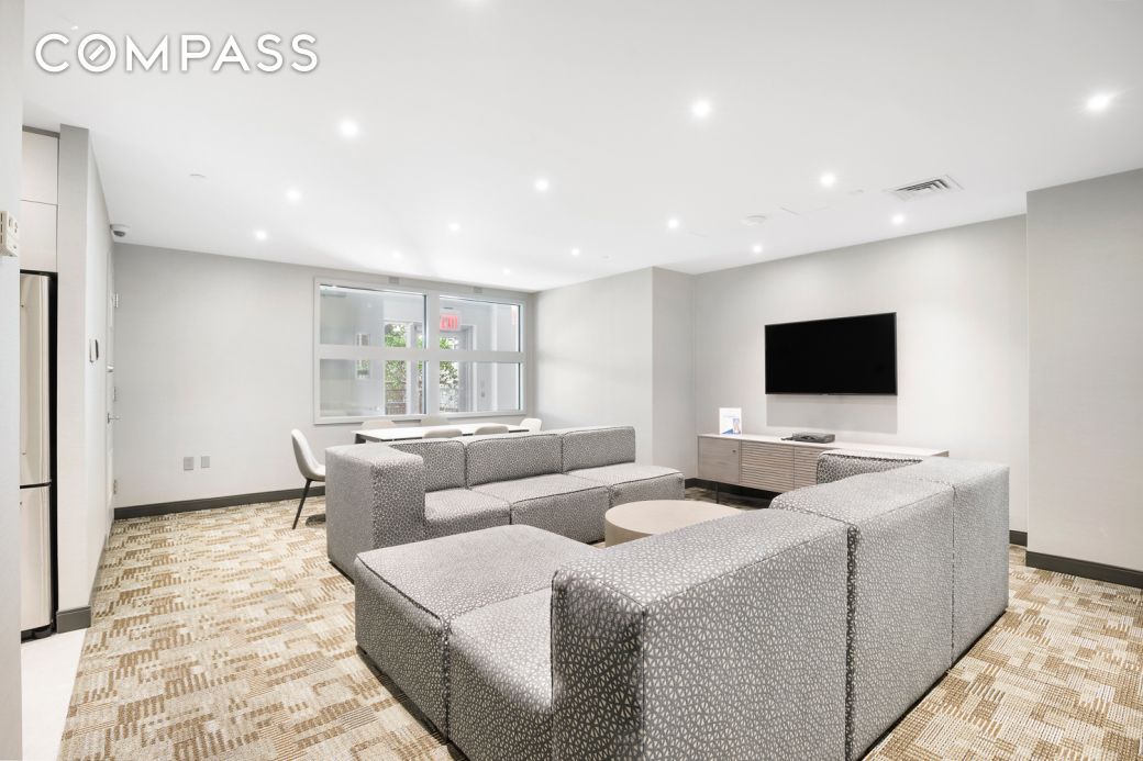 #9 photo, 100 Jay Street, Dumbo , NY 11201