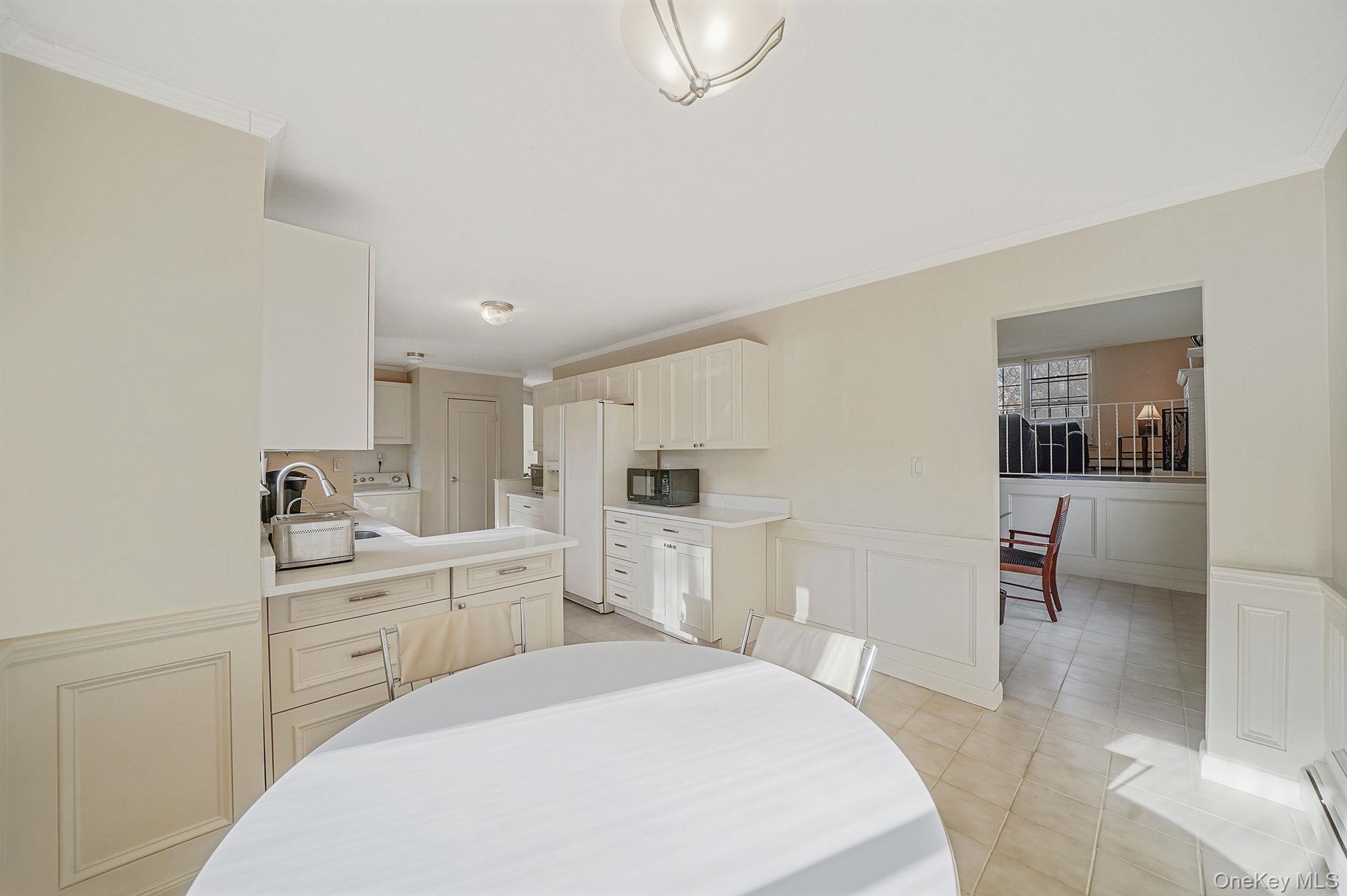 #10 photo, 8 Linden Street, 롱 아일랜드 Selden , NY 11784