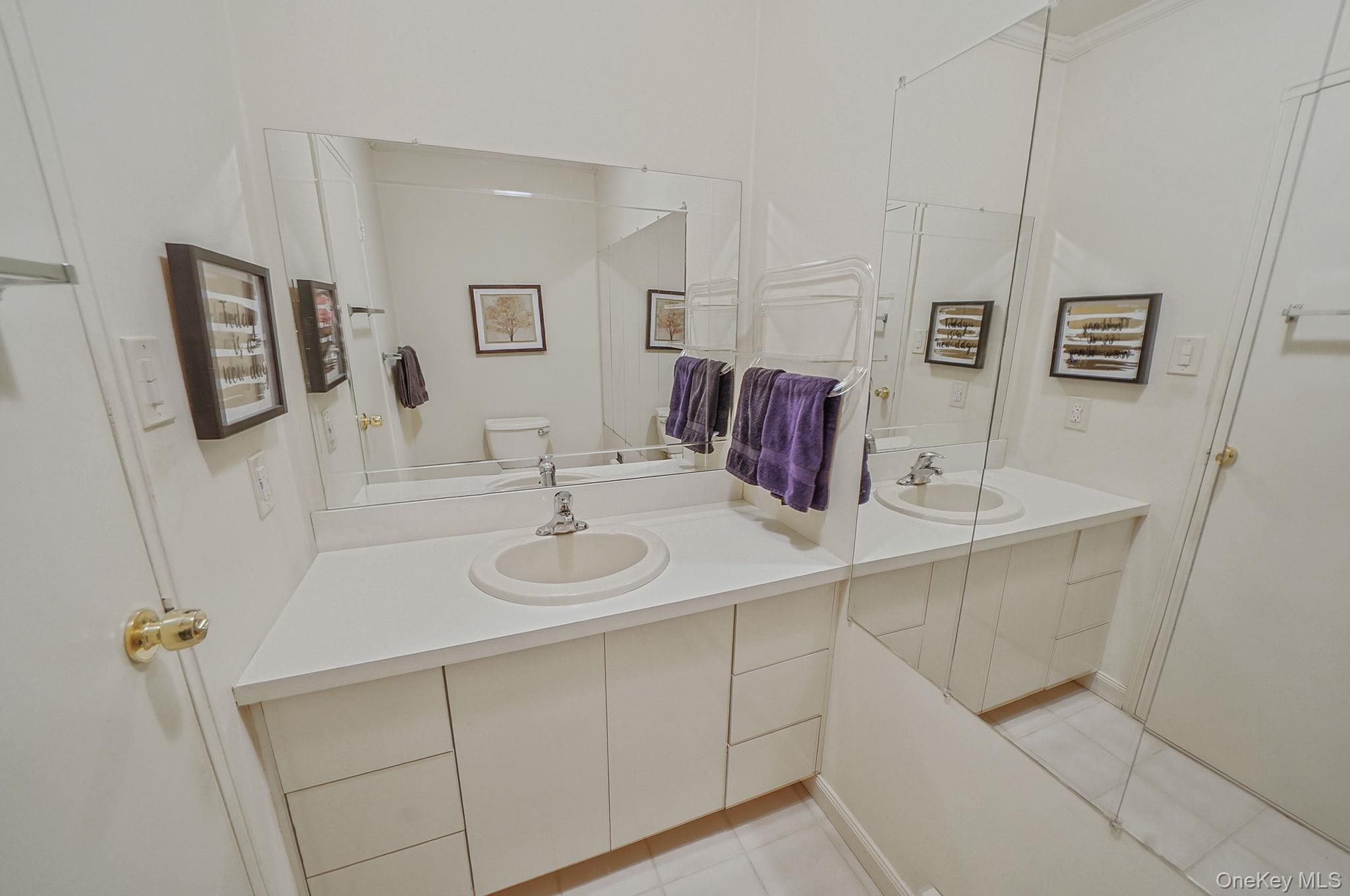 #17 photo, 8 Linden Street, 롱 아일랜드 Selden , NY 11784