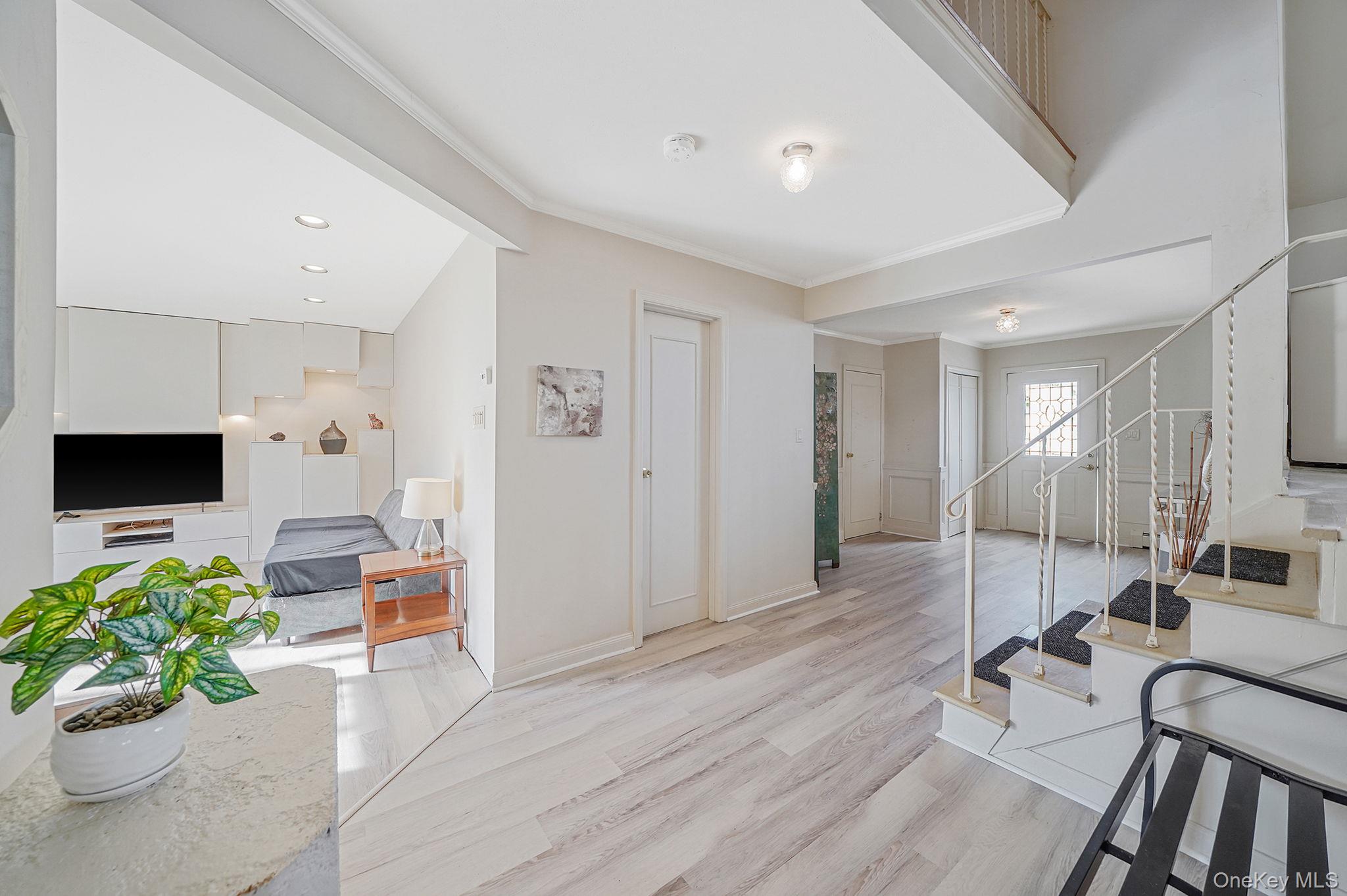 #4 photo, 8 Linden Street, 롱 아일랜드 Selden , NY 11784