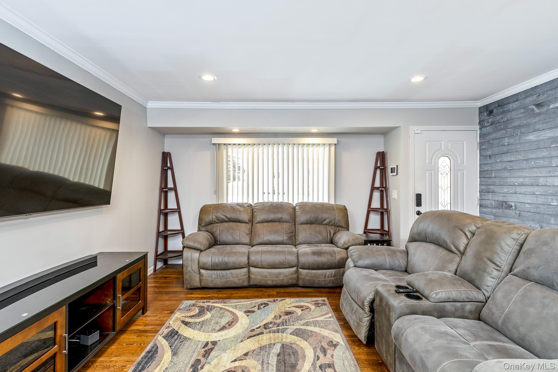 #6 photo, 2700 Falcon Avenue, Medford , NY 11763