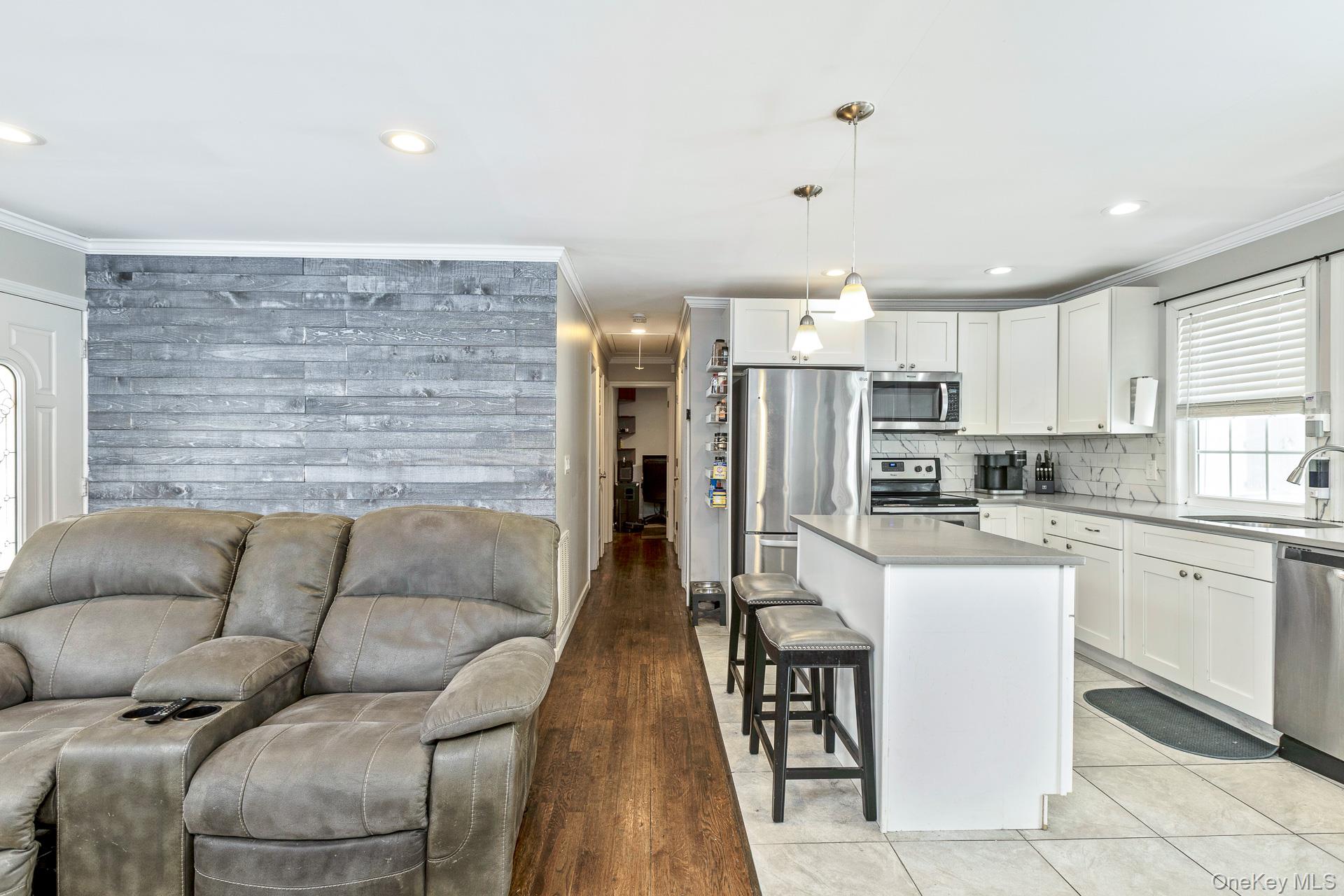 #7 photo, 2700 Falcon Avenue, Medford , NY 11763