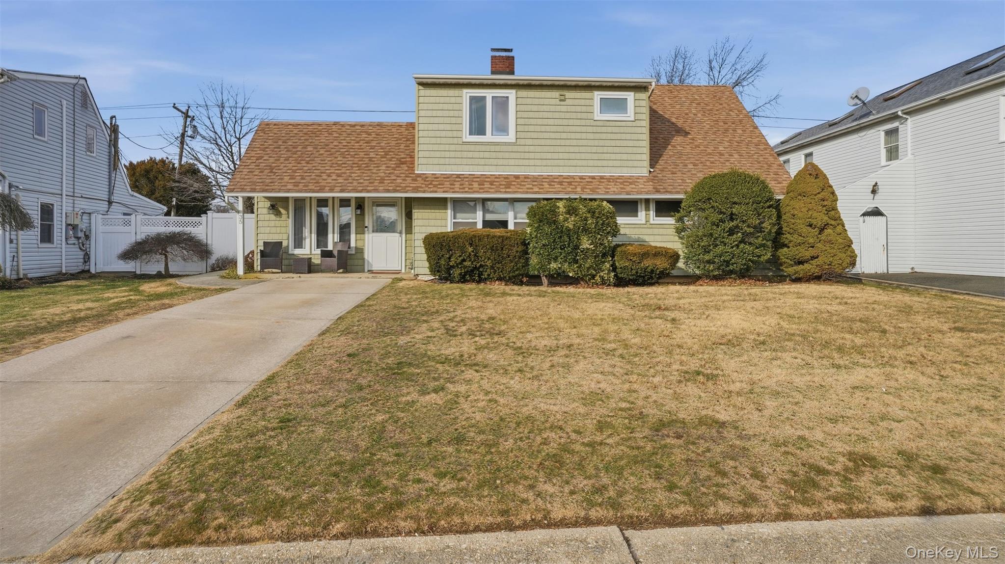 #1 photo, 35 Twin Lane, Wantagh , NY 11793