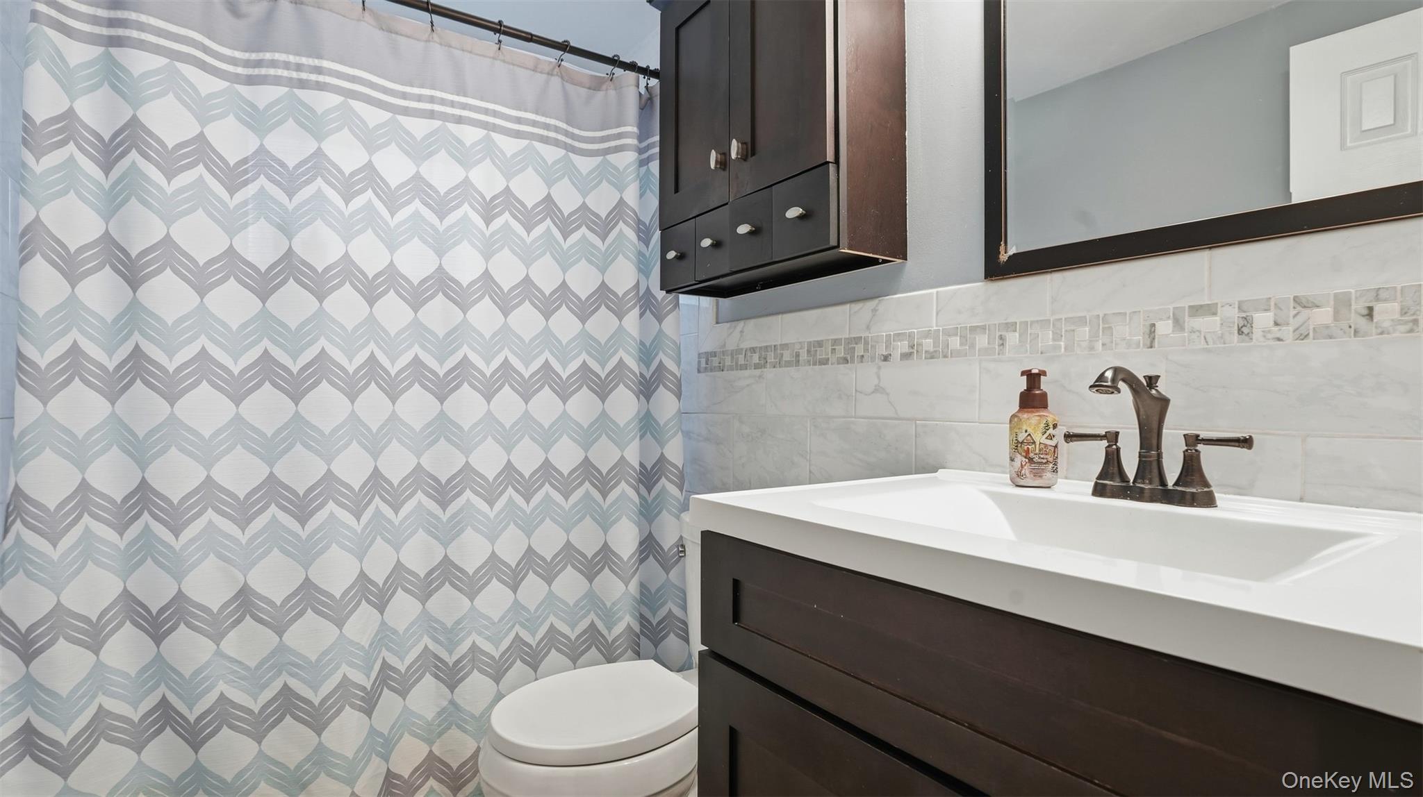 #11 photo, 35 Twin Lane, Wantagh , NY 11793