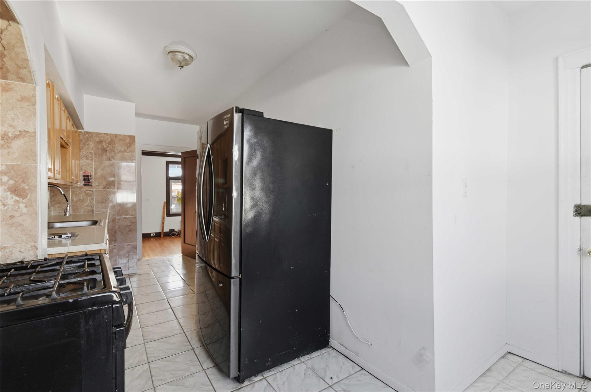 #13 photo, 202 07 109th Avenue, Saint Albans , NY 11412