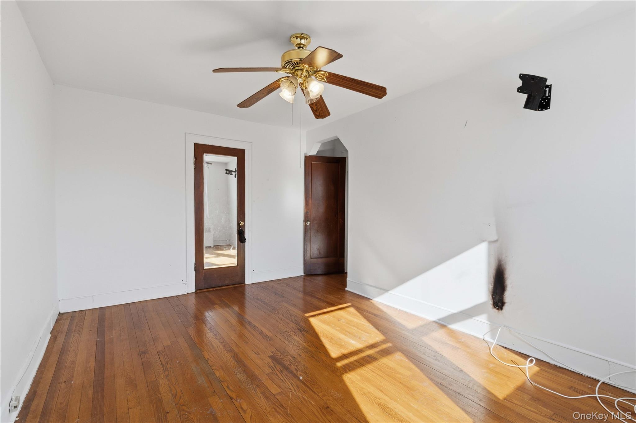 #20 photo, 202 07 109th Avenue, Saint Albans , NY 11412