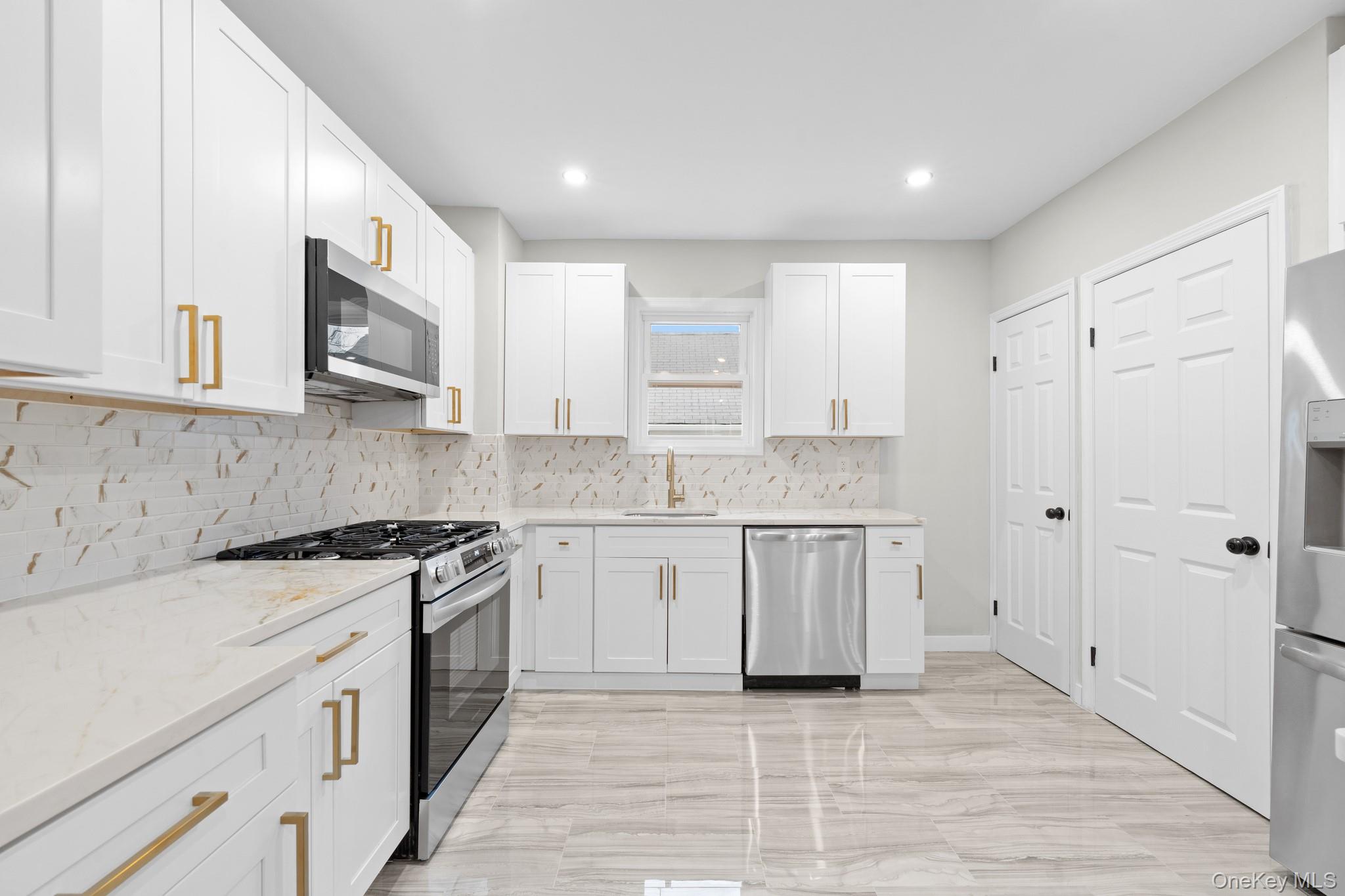 #3 photo, 187-41 Tioga Drive, Saint Albans , NY 11412