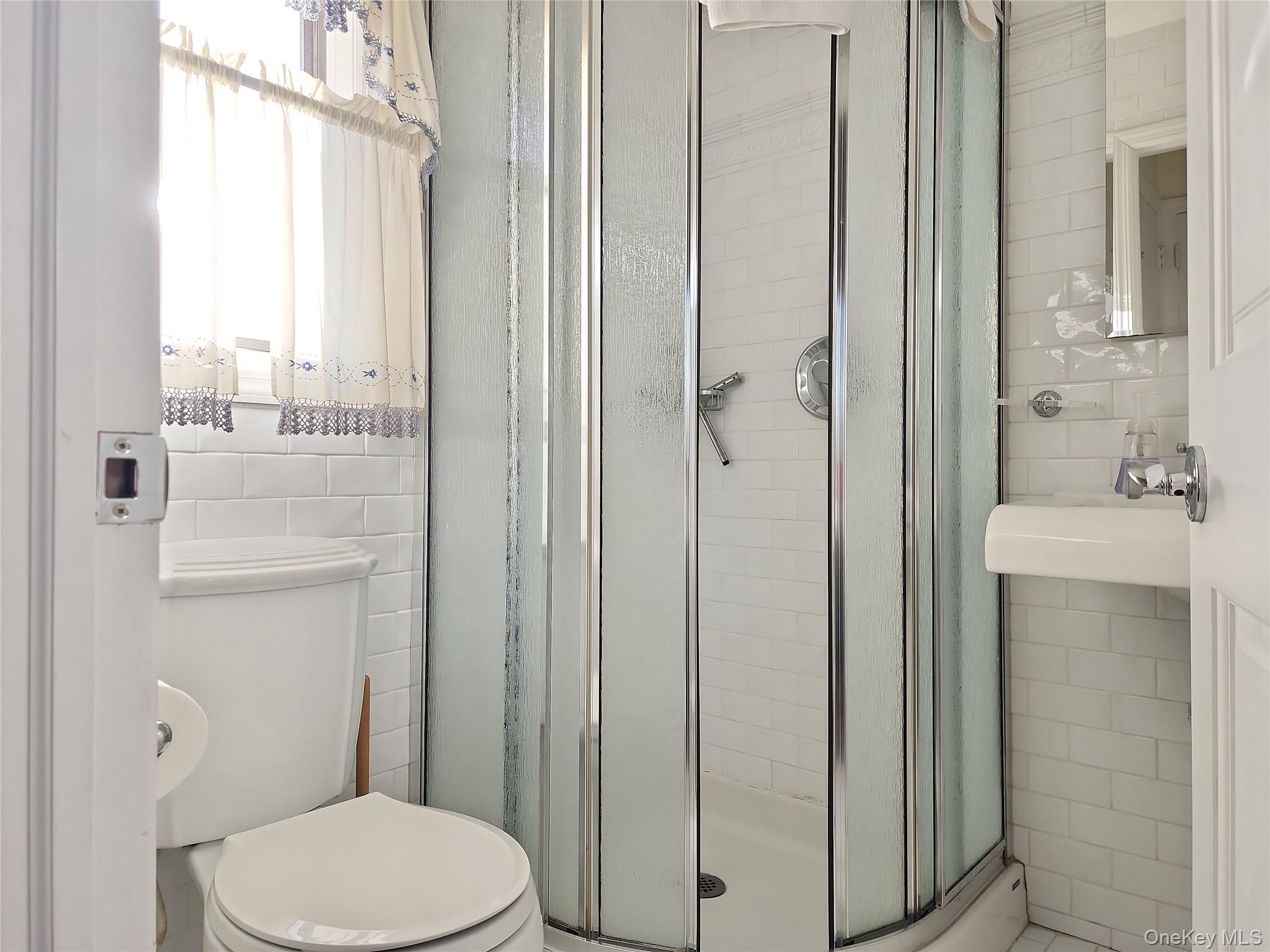 #8 photo, 3 Dorset Way, Glen Cove , NY 11542