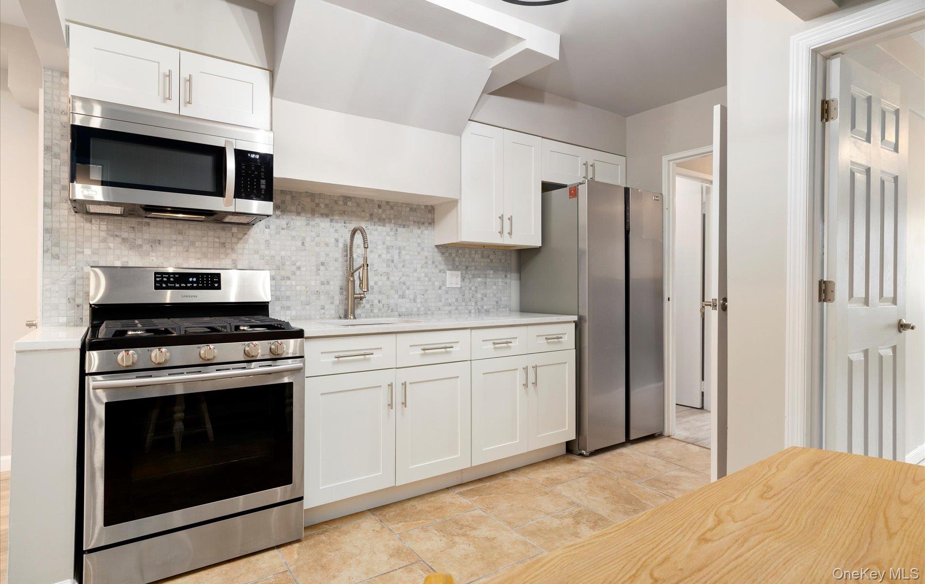 #2 photo, 25-53 College Point Boulevard, Куинс ‖ Flushing , NY 11356