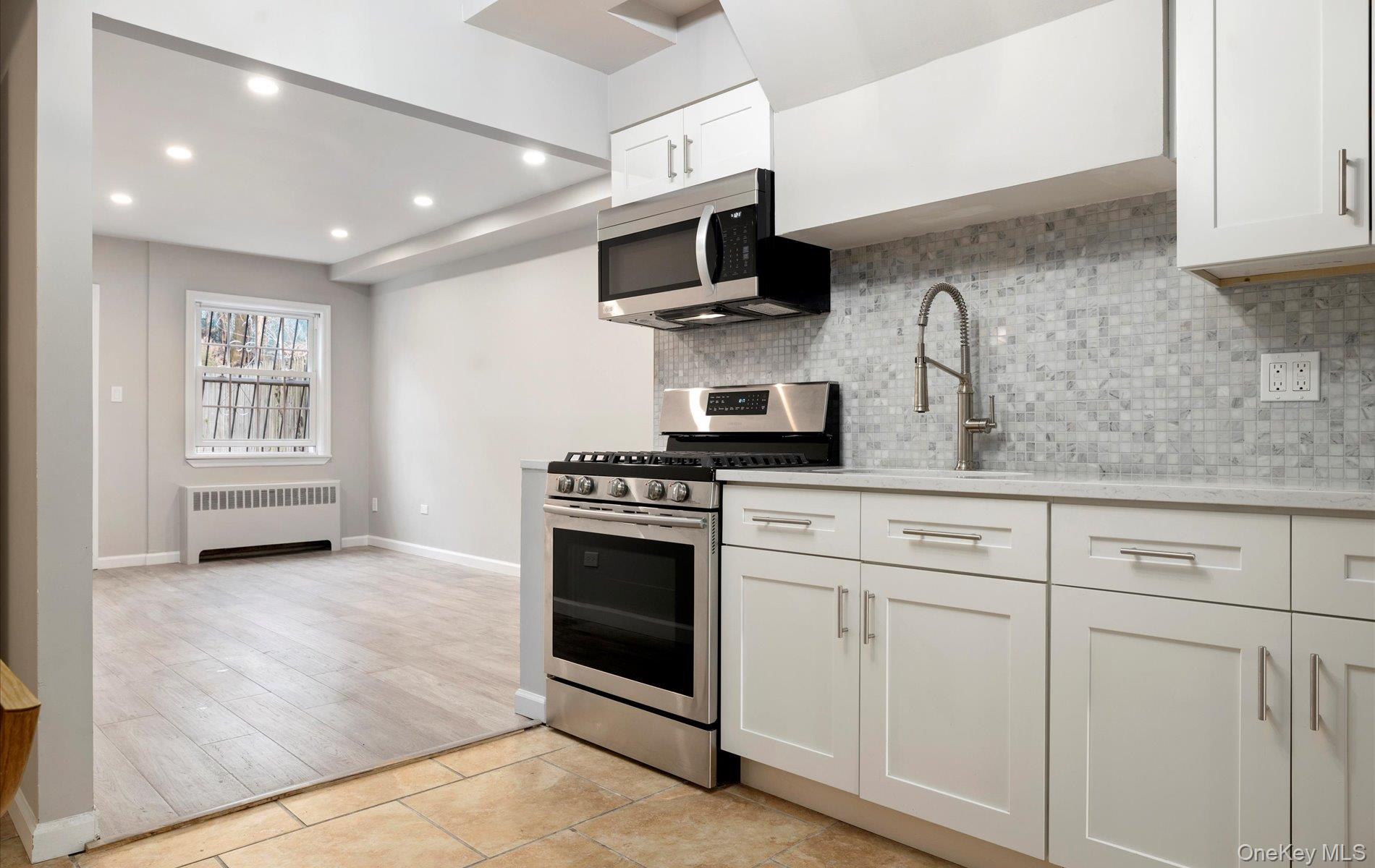 #3 photo, 25-53 College Point Boulevard, Куинс ‖ Flushing , NY 11356