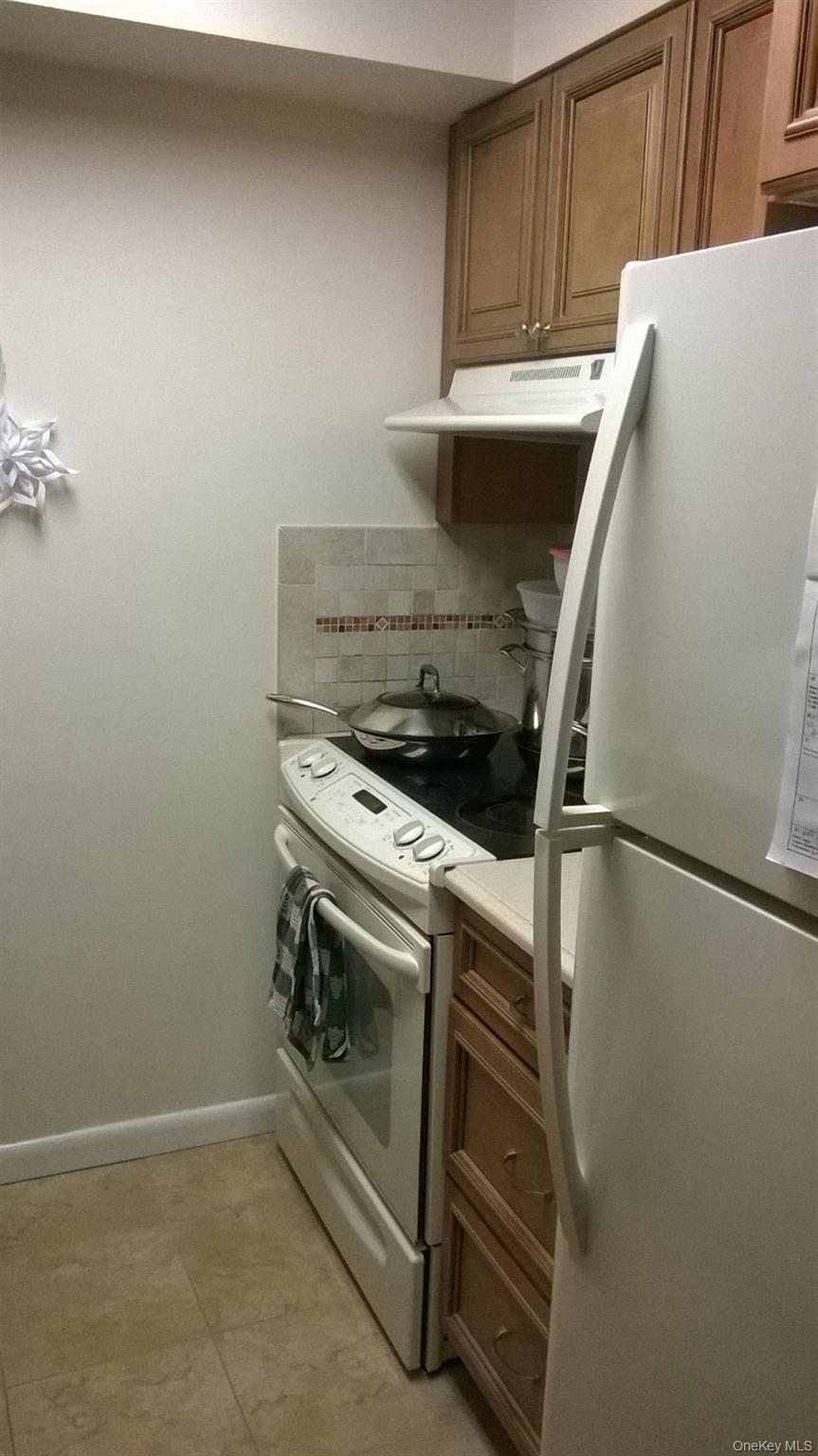 #3 photo, 142 Main Street, Mineola , NY 11501