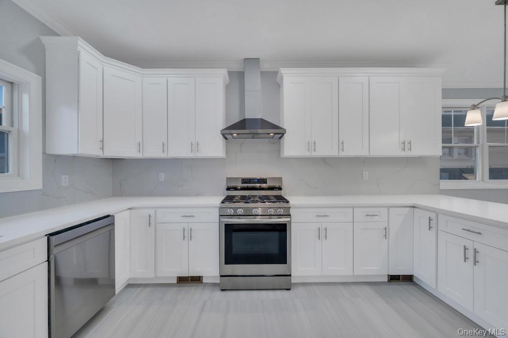 #19 photo, 141 Emerson Avenue, Floral Park , NY 11001