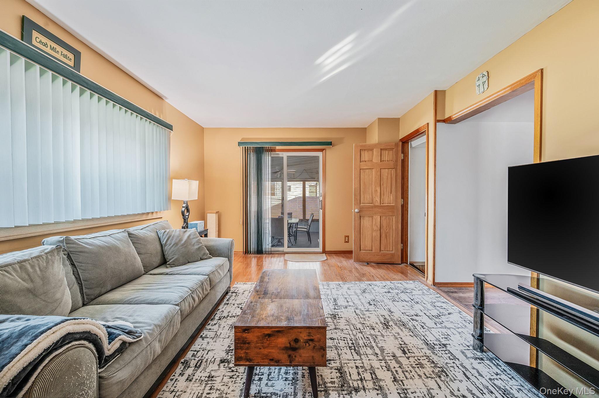 #17 photo, 14 Harp Lane, מחוז סאפוק Sayville , NY 11782