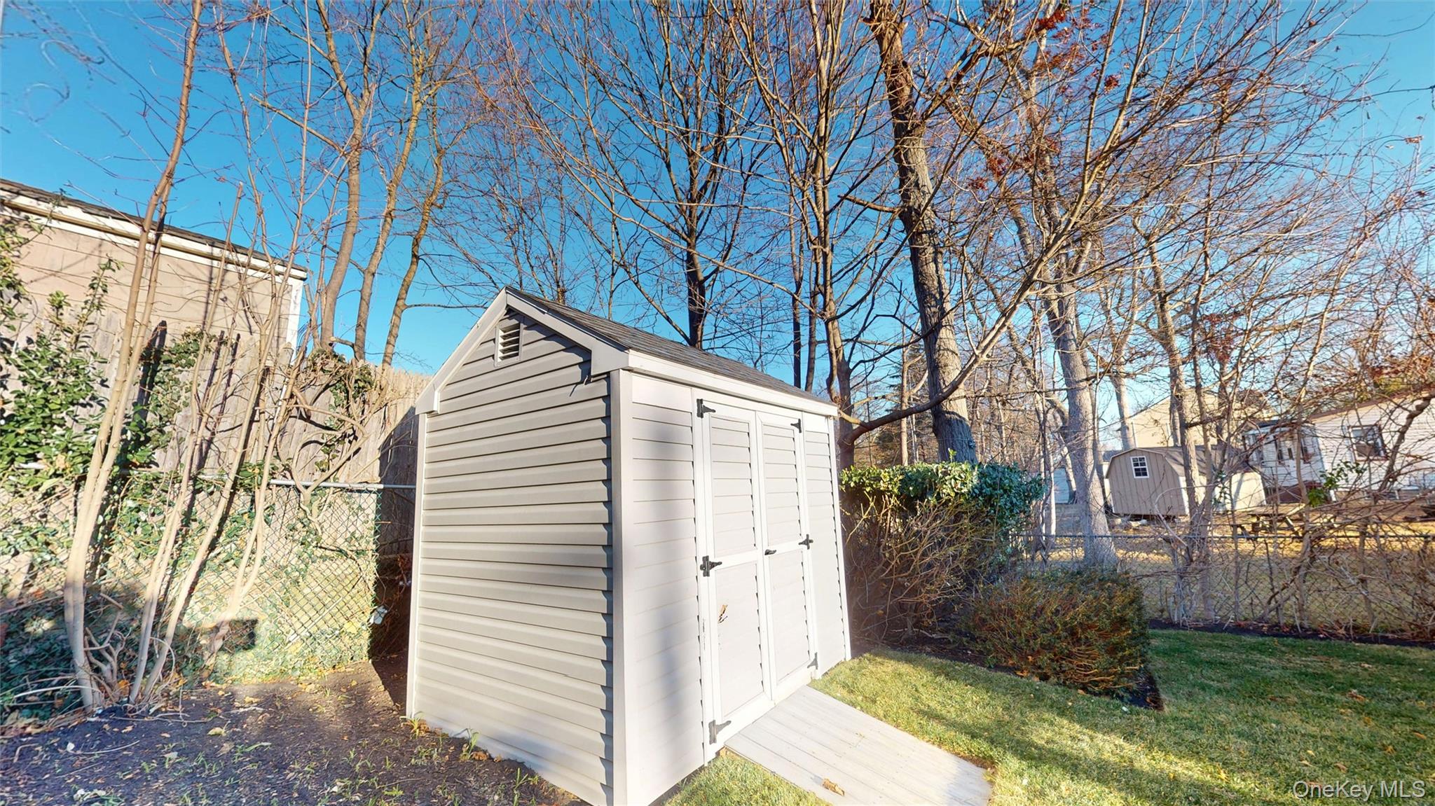 #16 photo, 16 Highland Road, Саффолк ‖ Rocky Point , NY 11778