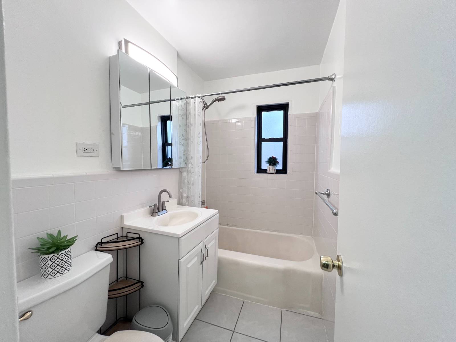 #14 photo, 75-31 217 Street, #2Fl, Bayside , NY 11364