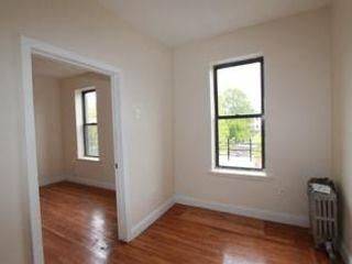 #4 photo, 9623 Avenue M, 브루클린 Canarsie , NY 11236