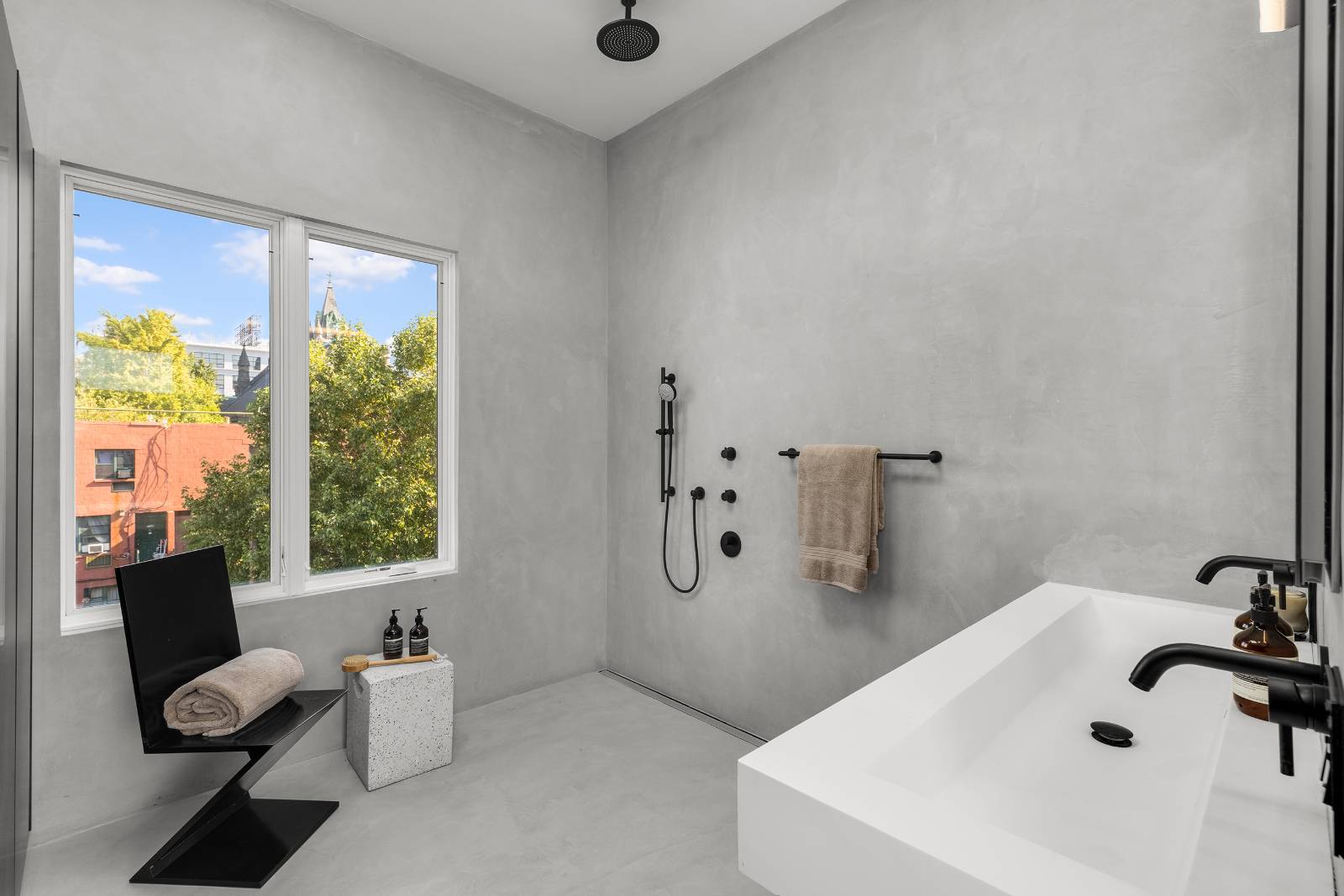 #11 photo, 94 Pioneer Street, #1, 브루클린 Red Hook , NY 11231