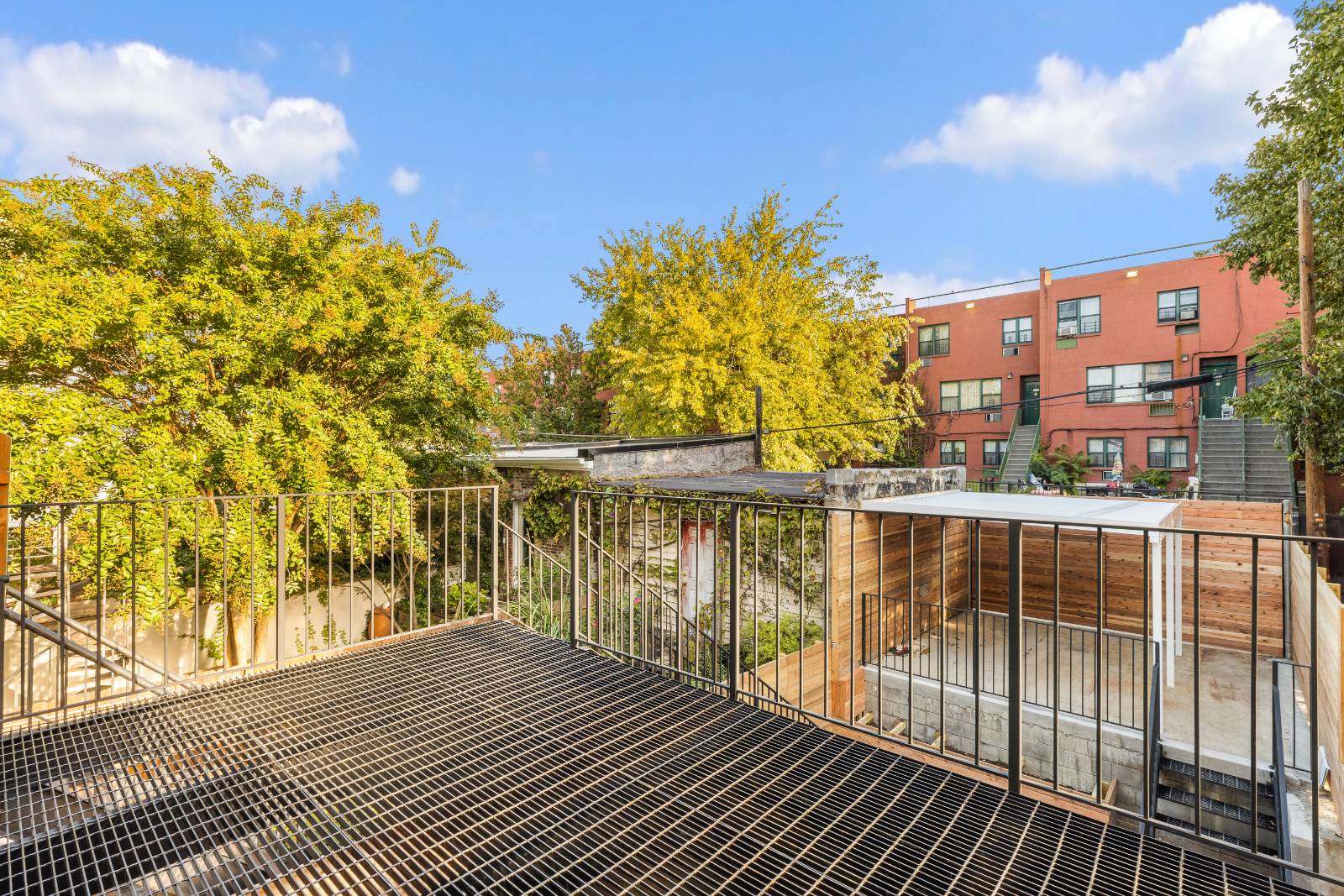 #19 photo, 94 Pioneer Street, #1, 브루클린 Red Hook , NY 11231