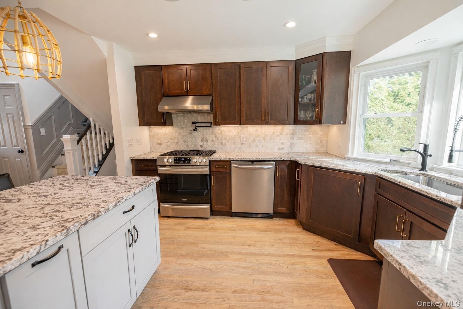 #6 photo, 159 East Drive, Massapequa , NY 11758