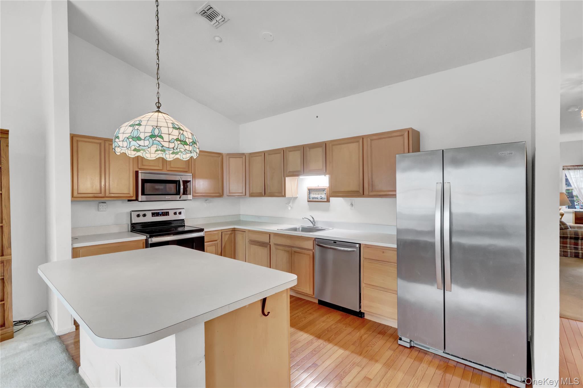 #2 photo, 816 Narragansett Villas Drive, Lindenhurst , NY 11757