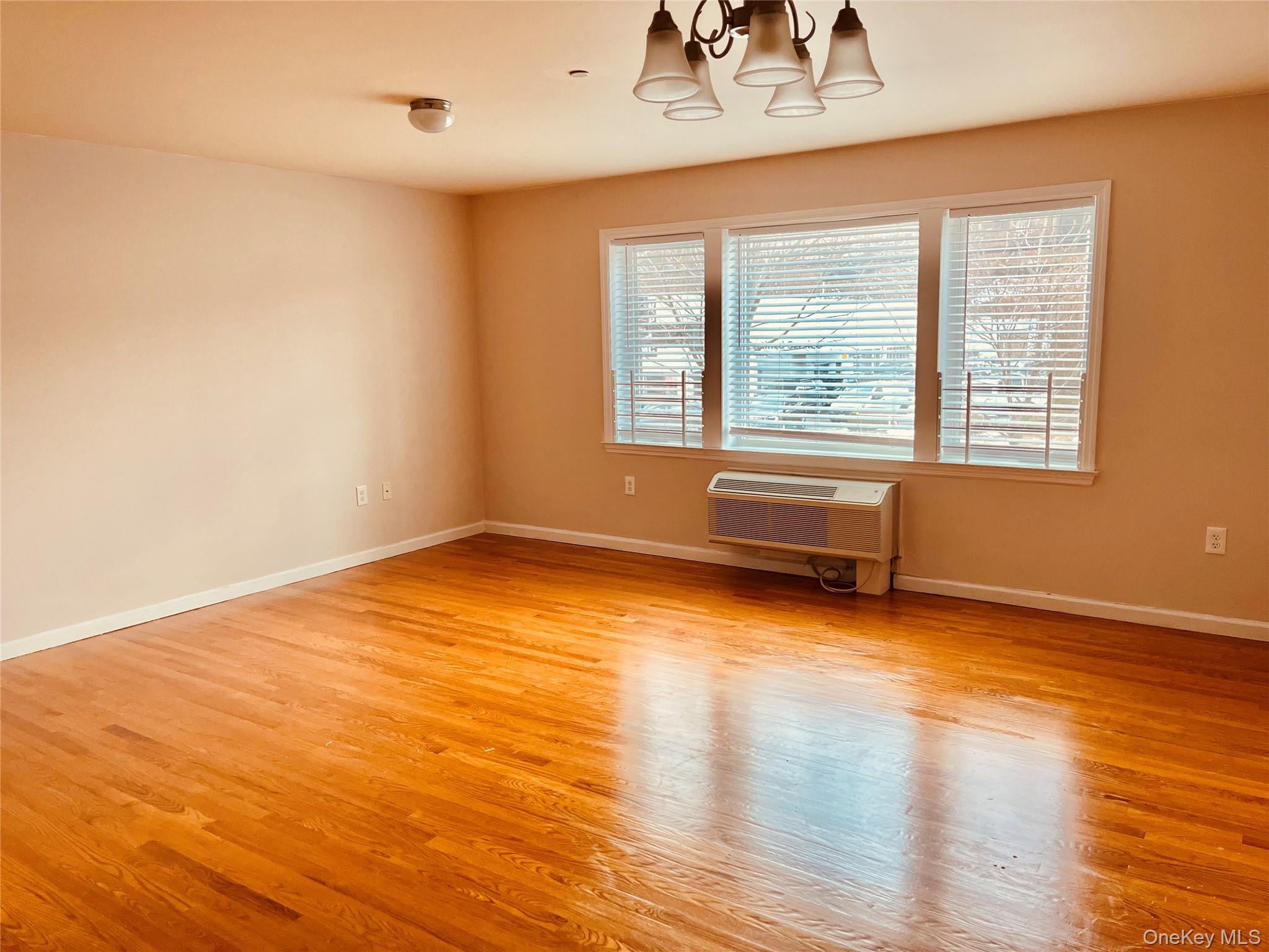 #4 photo, 160 Chatterton Avenue, White Plains , NY 10606