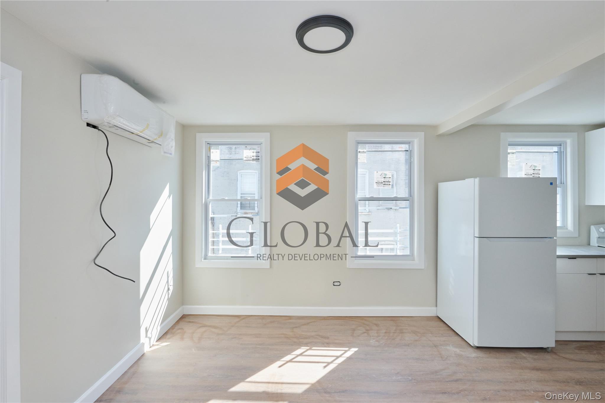 #17 photo, 762 E 221st Street, Bronx , NY 10467