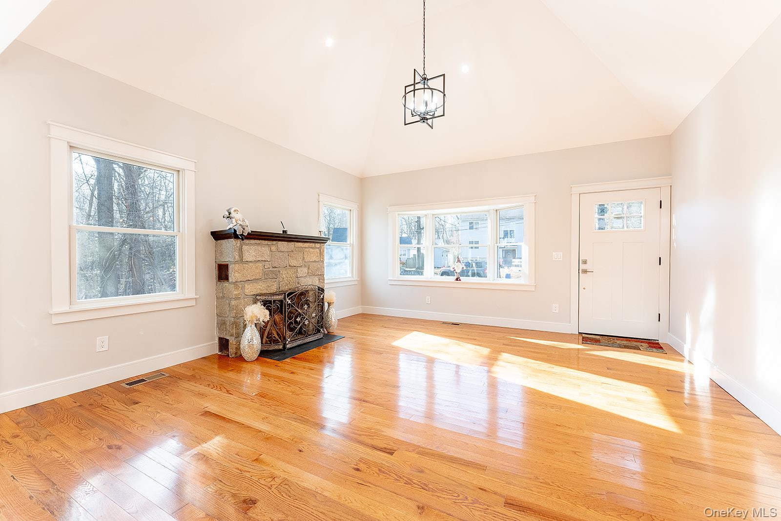 #4 photo, 8 Overlook Court, Cortlandt Manor , NY 10567